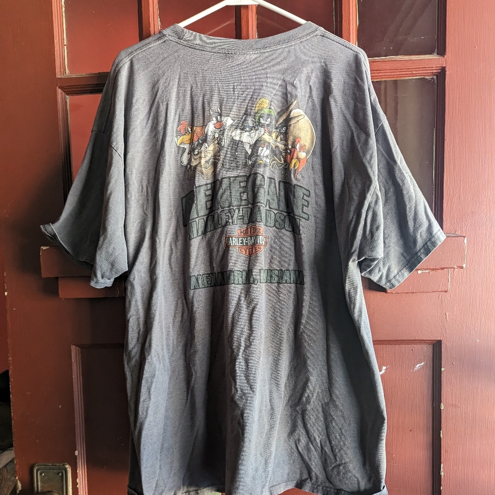 Awesome vintage Harley Davidson /Looney Tunes T-shirt.